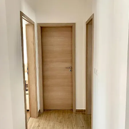 Tinel Apartman Vir